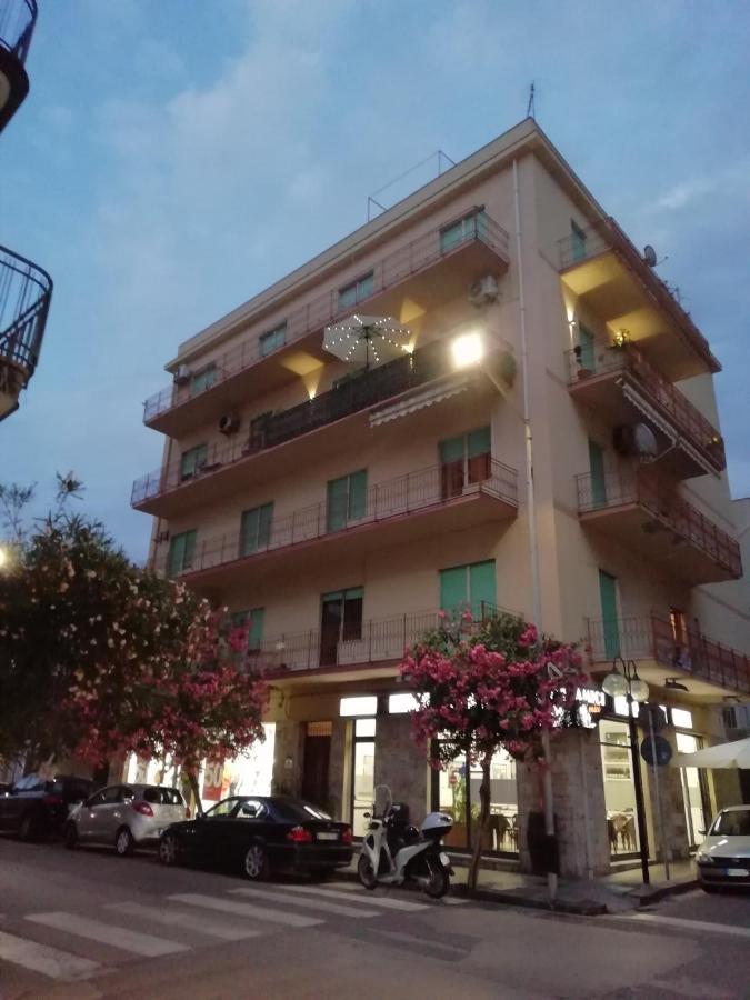 B&B del Centro Capo dʼOrlando Exterior foto